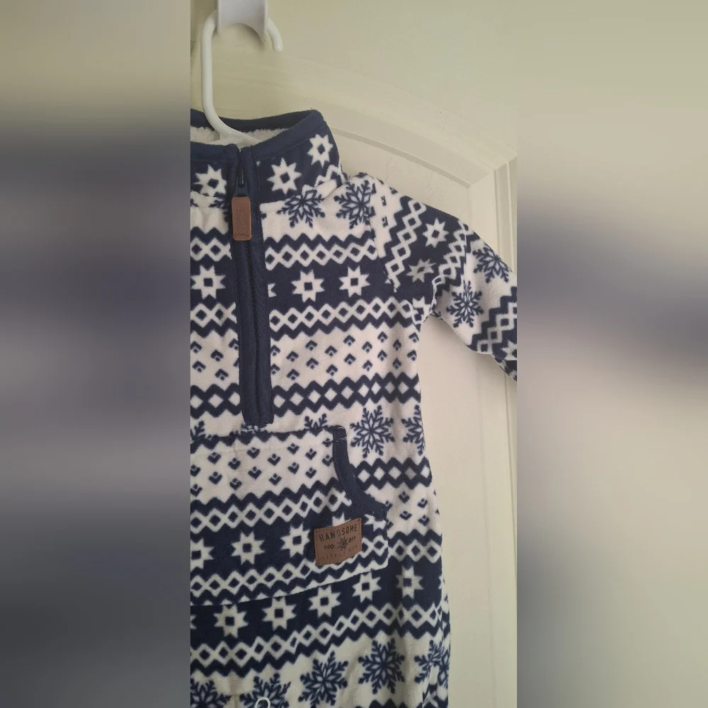 Carter’s‎ One Piece Handsome Little Guy Snowflake Suit 3M Winter Christmas Sku4